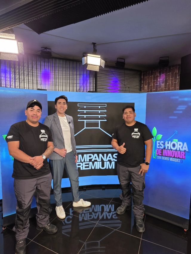 Equipo de Campanas Premium en un set de televisión